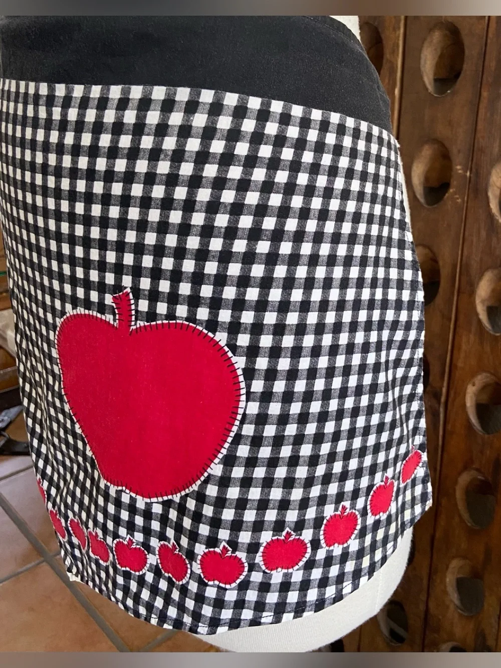 Apron - Vintage - Half/Hostess Style - Red Apples on Black & White Gingham VGVC